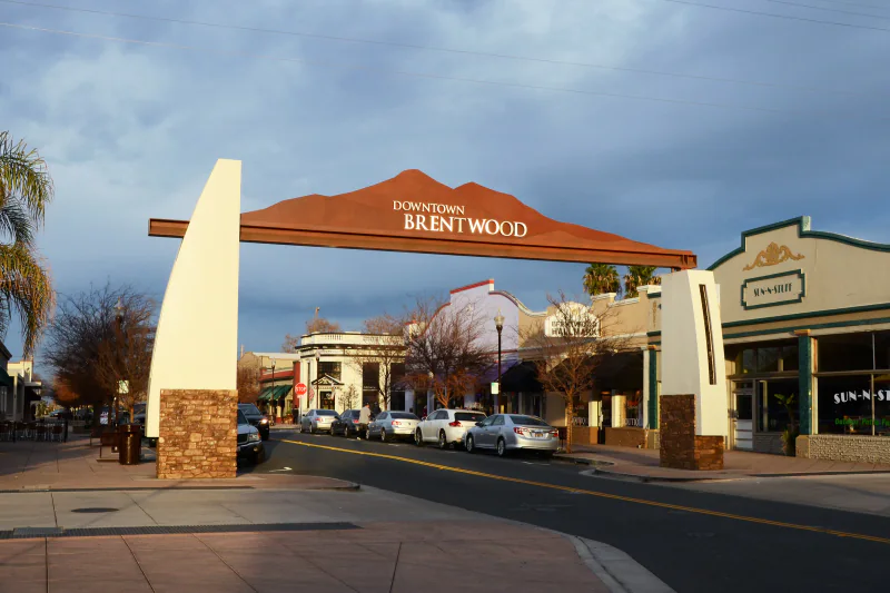 Downtown Brentwood, California — LPS.1, CC0 1.0 via Wikimedia Commons
